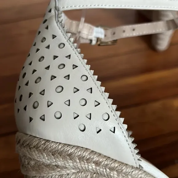 Botkier Jamie Espadrille Wedge Sandals in Cream Leather - Size 9