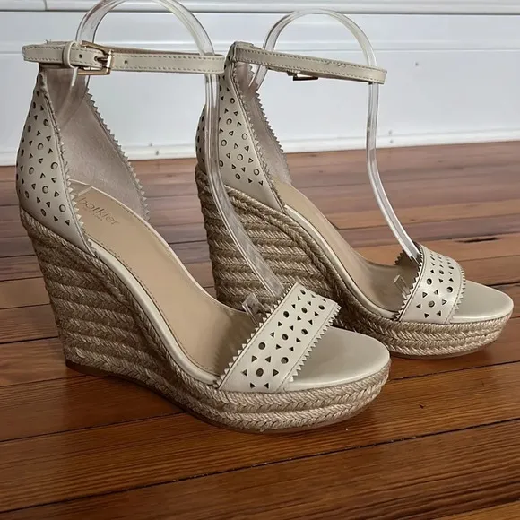 Botkier Jamie Espadrille Wedge Sandals in Cream Leather - Size 9