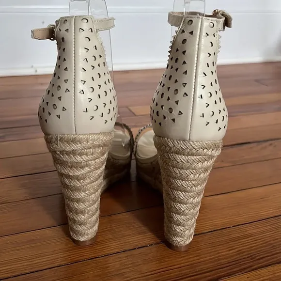 Botkier Jamie Espadrille Wedge Sandals in Cream Leather - Size 9
