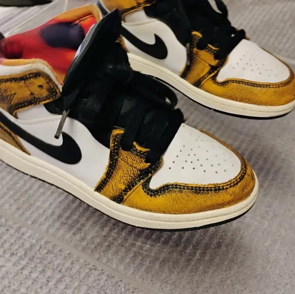Boy Jordans/Size13c