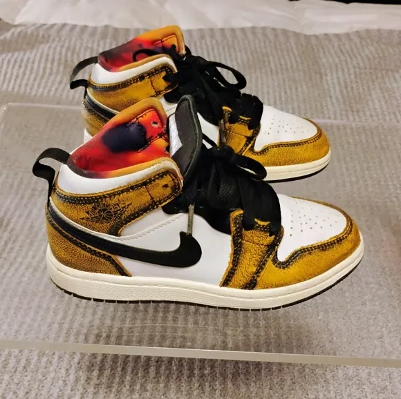 Boy Jordans/Size13c