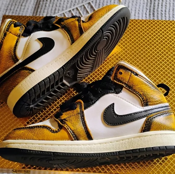 Boy Jordans/Size13c