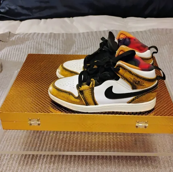 Boy Jordans/Size13c