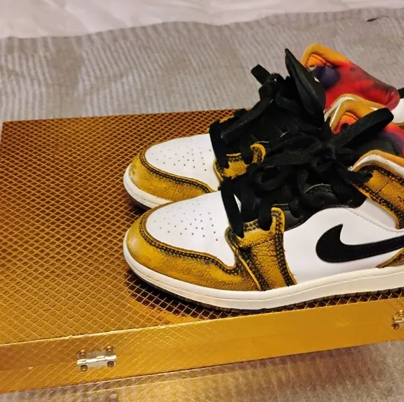 Boy Jordans/Size13c