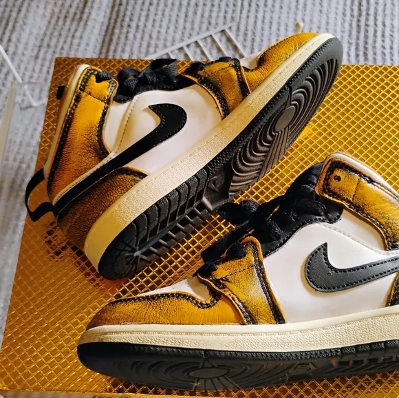 Boy Jordans/Size13c