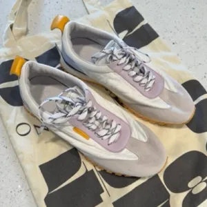 Brand New Oncept Tokyo White Cloud Sneakers w/ Tote Bag