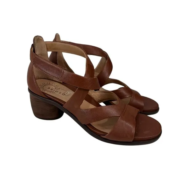 Brioso Womens Brown Leather Strappy Sandals 2.5&quot; Heel Made In Brazil SZ 8.5M