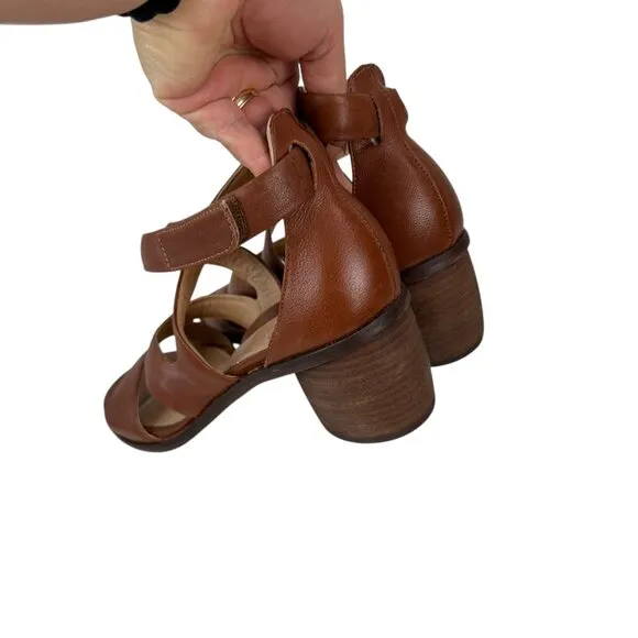 Brioso Womens Brown Leather Strappy Sandals 2.5&quot; Heel Made In Brazil SZ 8.5M