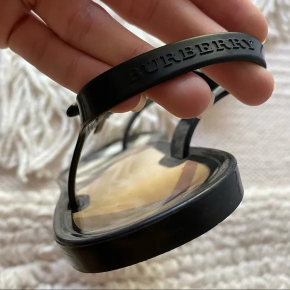BURBERRY black / nova check jelly thong sandals 37