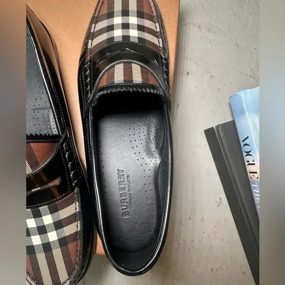 Burberry Shane Men's Black/Beige Checkered Leather Penny Loafers Size 40 or 7 Us