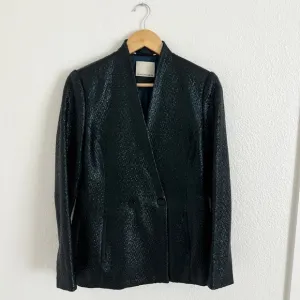 BY MALENE BIRGER blazer / black wet look fitted blazer jacket / size M (EU 38)