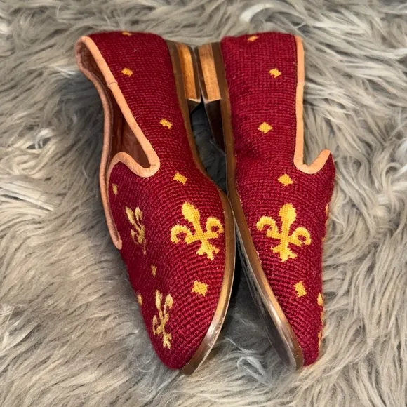 By Paige Needlepoint Fleur de Lis Maroon Gold Yellow Wool Loafer Size 7.5