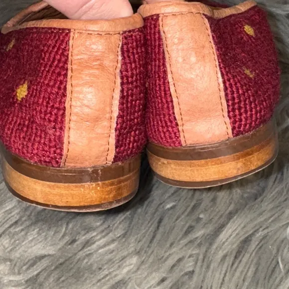 By Paige Needlepoint Fleur de Lis Maroon Gold Yellow Wool Loafer Size 7.5