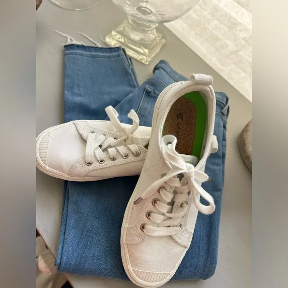 Cariuma Canvas Sneakers size 7.5