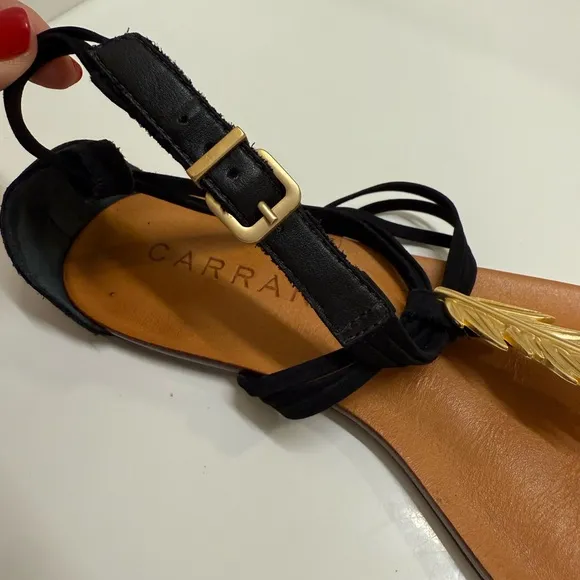 Carrano MADE IN BRAZIL Black Flat Leather Thong Sandals, Feather Design, Size 8