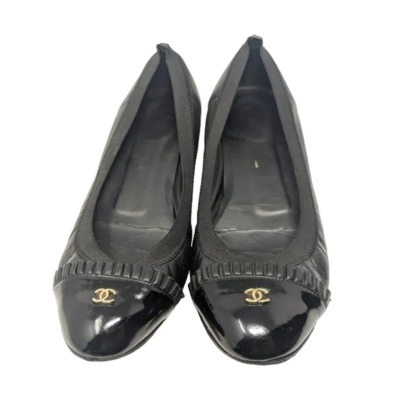 Chanel Black Patent Leather Ballerina Ballet Cap Toe Ruffle Flats Size EU 37.5