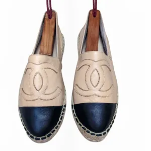 Chanel CC Logo Espadrille Flats Beige Black Lambskin Leather Women Size 36