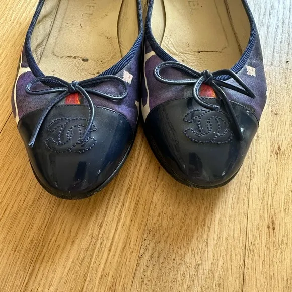 CHANEL Multicolor Abstract Printed Patent Leather CC Cap Toe Ballerina Flats