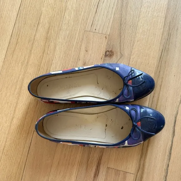 CHANEL Multicolor Abstract Printed Patent Leather CC Cap Toe Ballerina Flats
