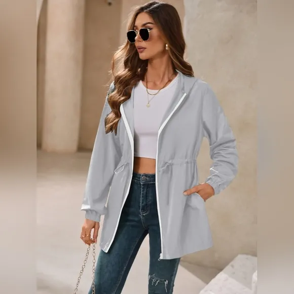 Chasing Clouds Windbreaker - Gray