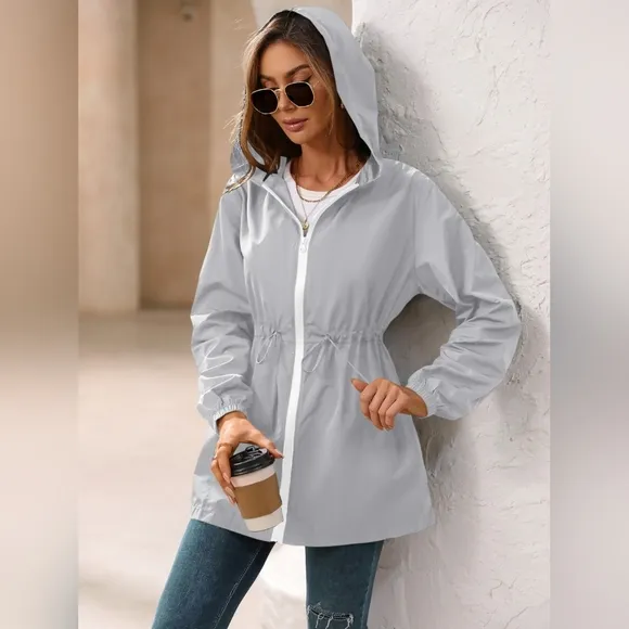 Chasing Clouds Windbreaker - Gray