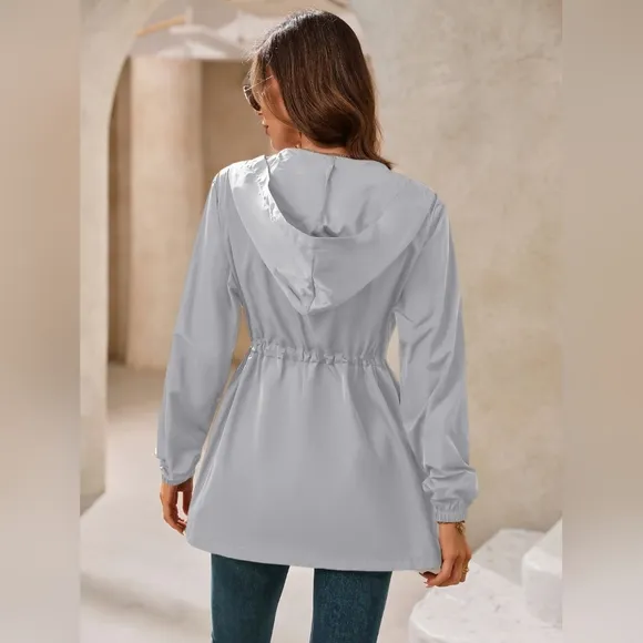 Chasing Clouds Windbreaker - Gray