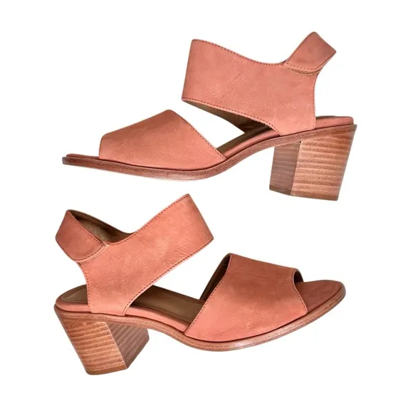 Chocolat Blu Sandals size 40 Leather Block Heel