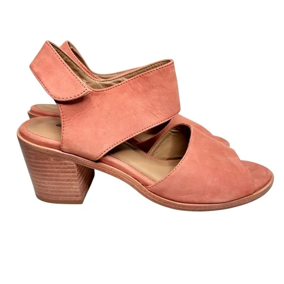 Chocolat Blu Sandals size 40 Leather Block Heel