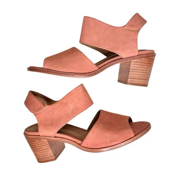 Chocolat Blu Sandals size 40 Leather Block Heel