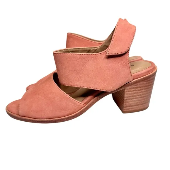 Chocolat Blu Sandals size 40 Leather Block Heel