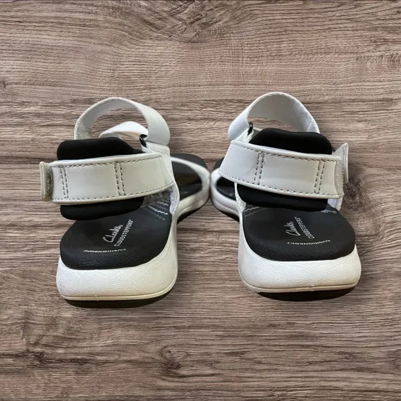 Clarkes CloudSteppers Adjustable Sandals Black/White Sz. 7 Velcro Straps Cushion