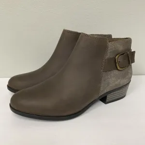 Clarks Collection Addiy Kara Olive Brown Ankle Boots Size 7 Leather Low Heel NEW