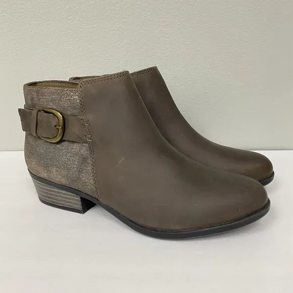 Clarks Collection Addiy Kara Olive Brown Ankle Boots Size 7 Leather Low Heel NEW