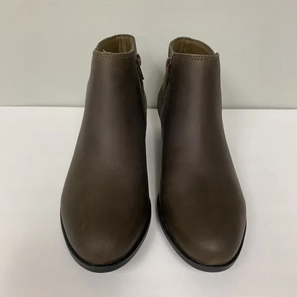 Clarks Collection Addiy Kara Olive Brown Ankle Boots Size 7 Leather Low Heel NEW