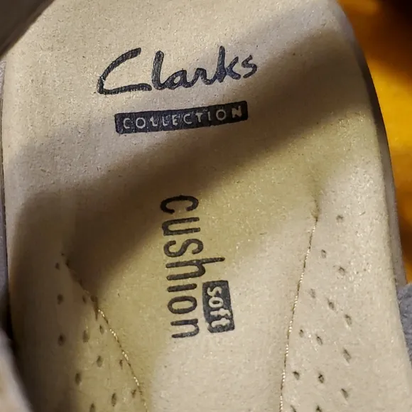 Clarks Saylie Witman Sand Suede Sandals - Size 7
