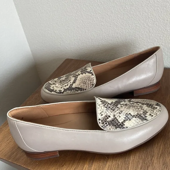 Clarks Unstructured Leather Taupe &amp; Snakeskin Loafer Shoes, EUC, Women’s 7.5 M