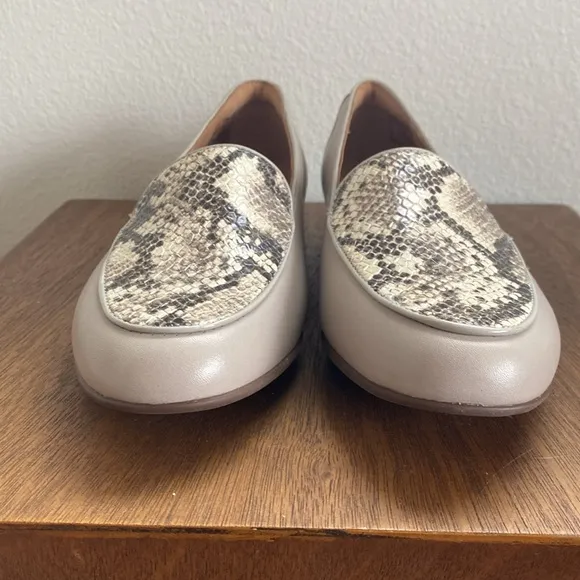 Clarks Unstructured Leather Taupe &amp; Snakeskin Loafer Shoes, EUC, Women’s 7.5 M