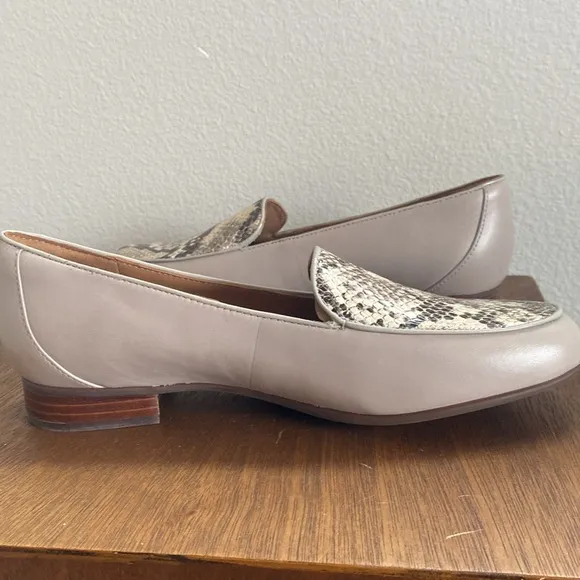 Clarks Unstructured Leather Taupe &amp; Snakeskin Loafer Shoes, EUC, Women’s 7.5 M