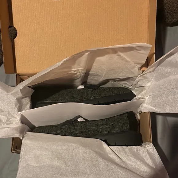 Clarks Westlynn Bay Black Tweed and Leather Loafers New in Box
