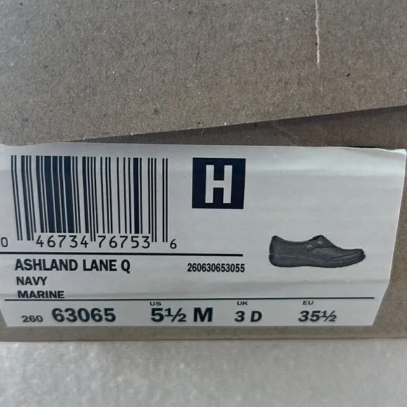 Clarks Ashland Lane Flats Navy Marine Size 5.5 M