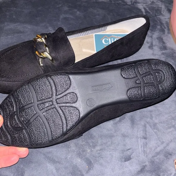Cliffs by WHITE MOUNTAIN Black and Gold Loafers with Chic Metal Accent