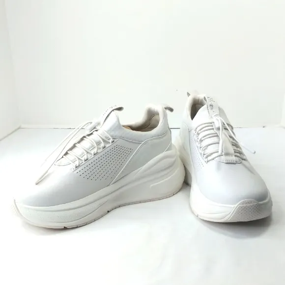 Clove Shoes Forte Supercush Brilliant White Healthcare Workers Sneakers