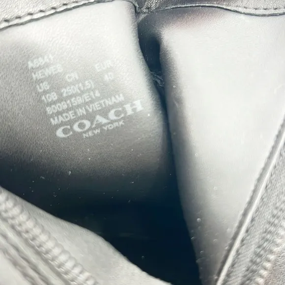 Coach Black Hewes Leather Almond Toe Ankle Boots Side Zip Block Heel Size 10