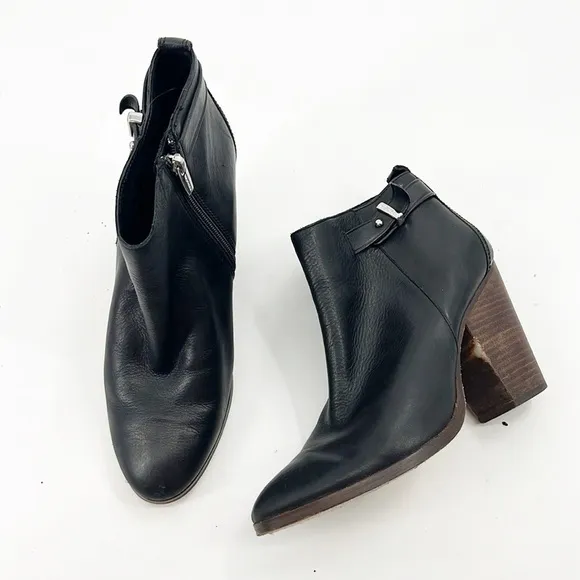 Coach Black Hewes Leather Almond Toe Ankle Boots Side Zip Block Heel Size 10