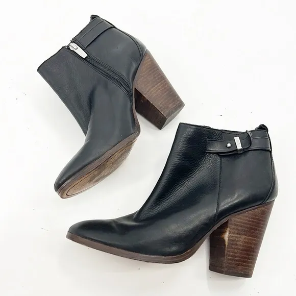 Coach Black Hewes Leather Almond Toe Ankle Boots Side Zip Block Heel Size 10
