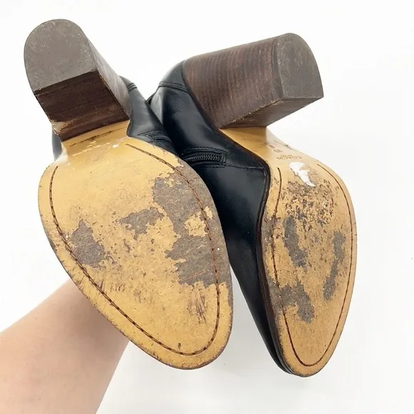 Coach Black Hewes Leather Almond Toe Ankle Boots Side Zip Block Heel Size 10