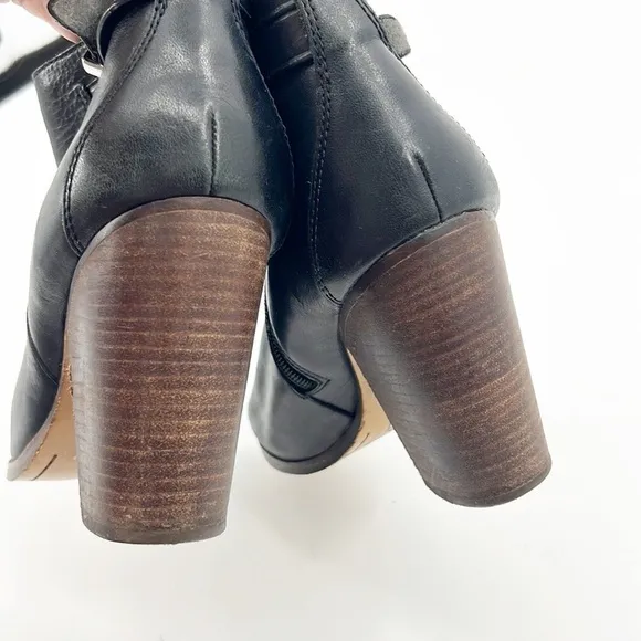 Coach Black Hewes Leather Almond Toe Ankle Boots Side Zip Block Heel Size 10