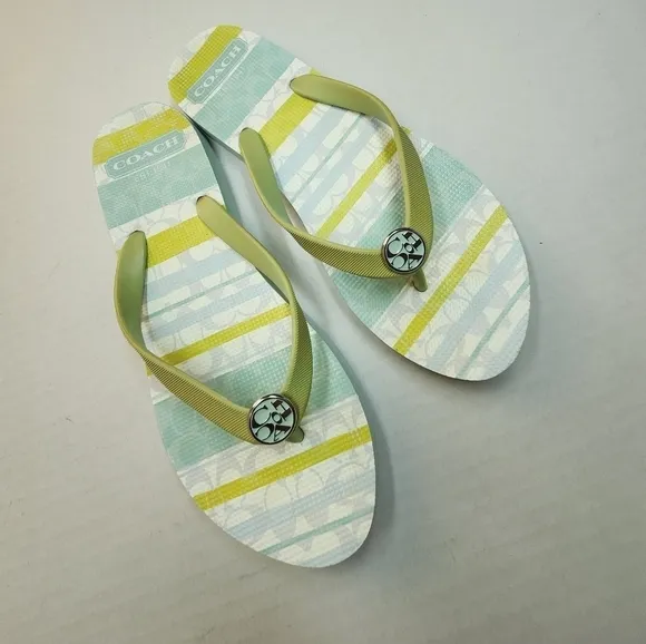 🌸Coach | Signature Coach Thong Sandals size 7.5