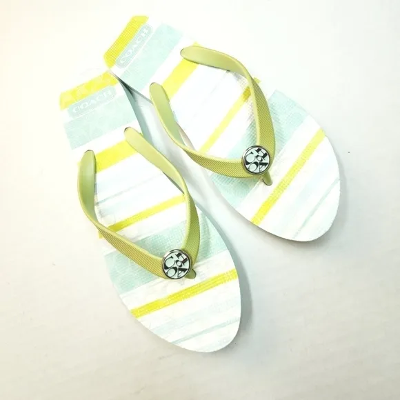 🌸Coach | Signature Coach Thong Sandals size 7.5