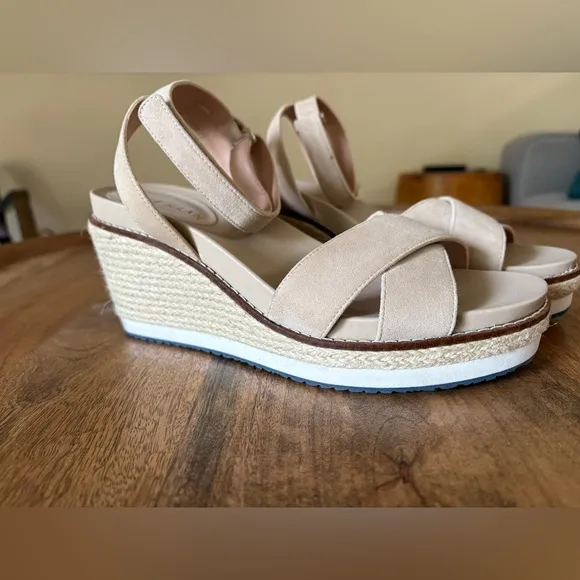 Cole Haan Tan Leather Espadrille Wedge Sandals Womens 7.5 (Never Worn!)